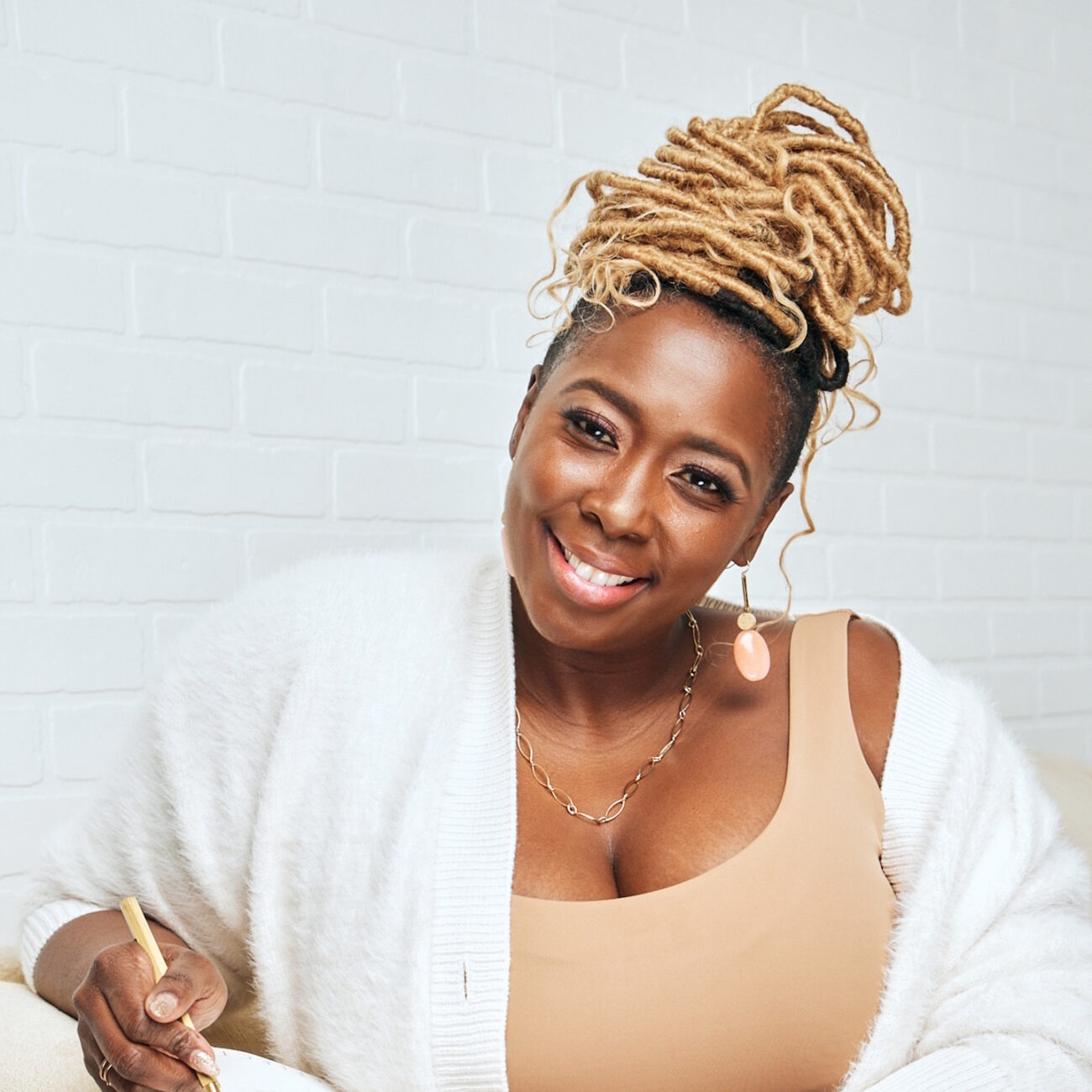 imgi_373_Regina-lawless-home-slider-1300x1300